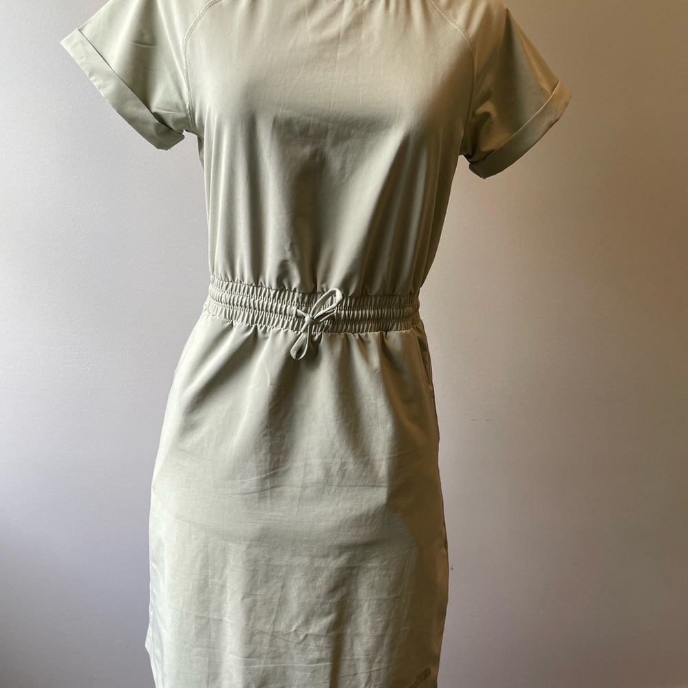 XS- Causal Women's Dress in Light Green